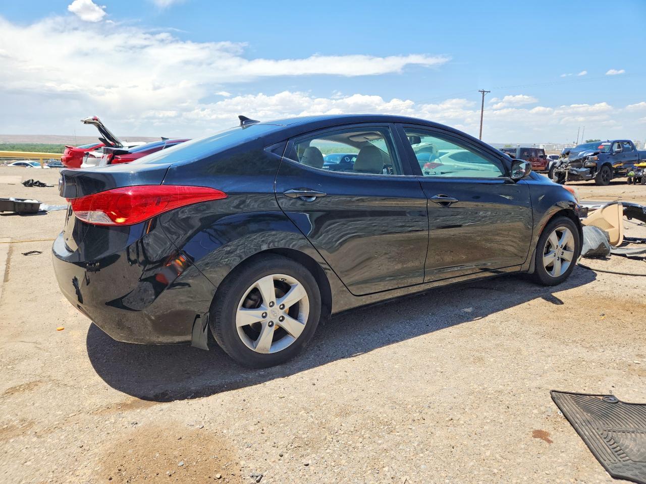 2012 HYUNDAI ELANTRA