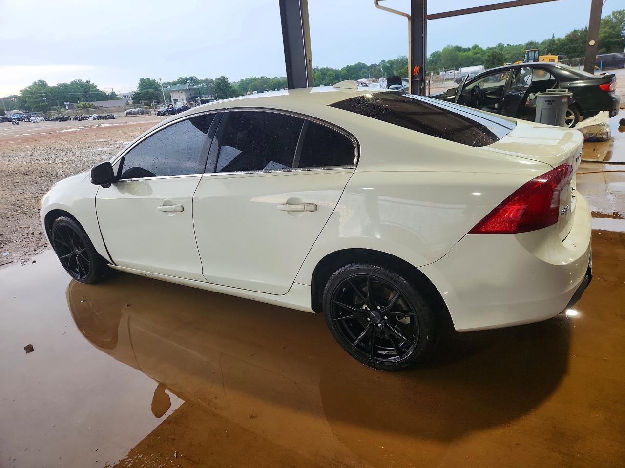2011 VOLVO S60