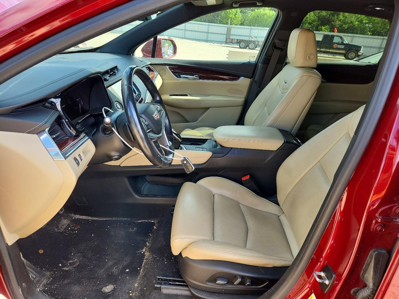2017 CADILLAC XT5