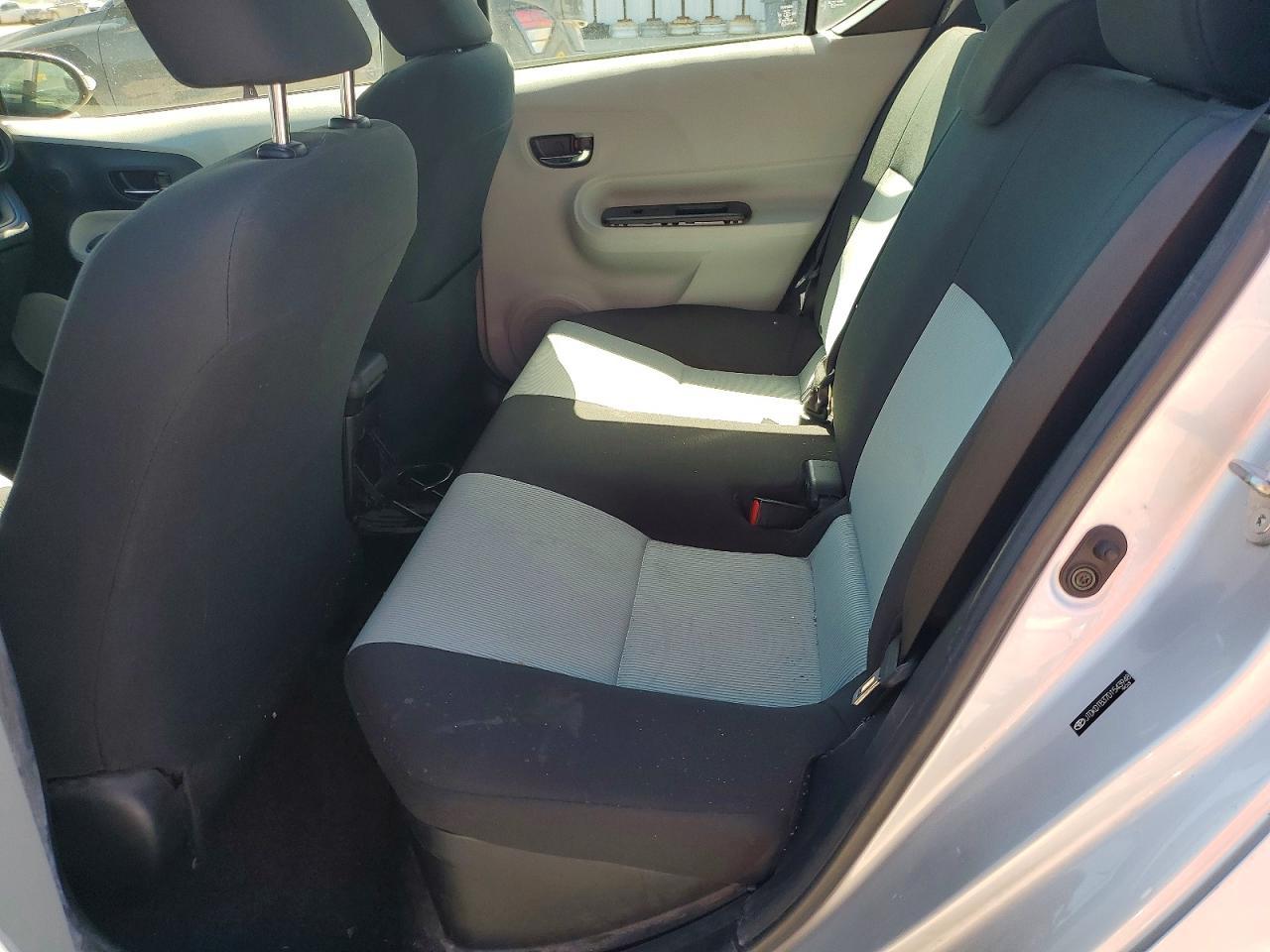 2013 TOYOTA Prius c