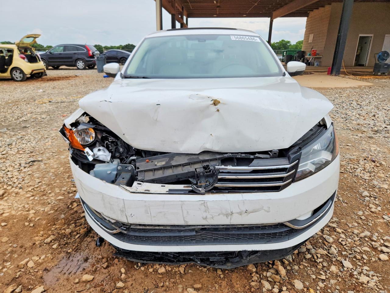 2013 VOLKSWAGEN Passat