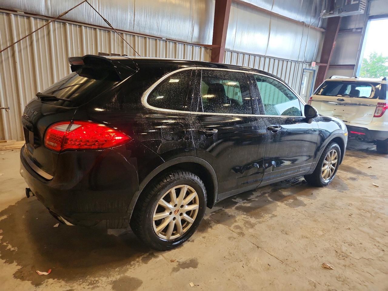 2014 PORSCHE CAYENNE