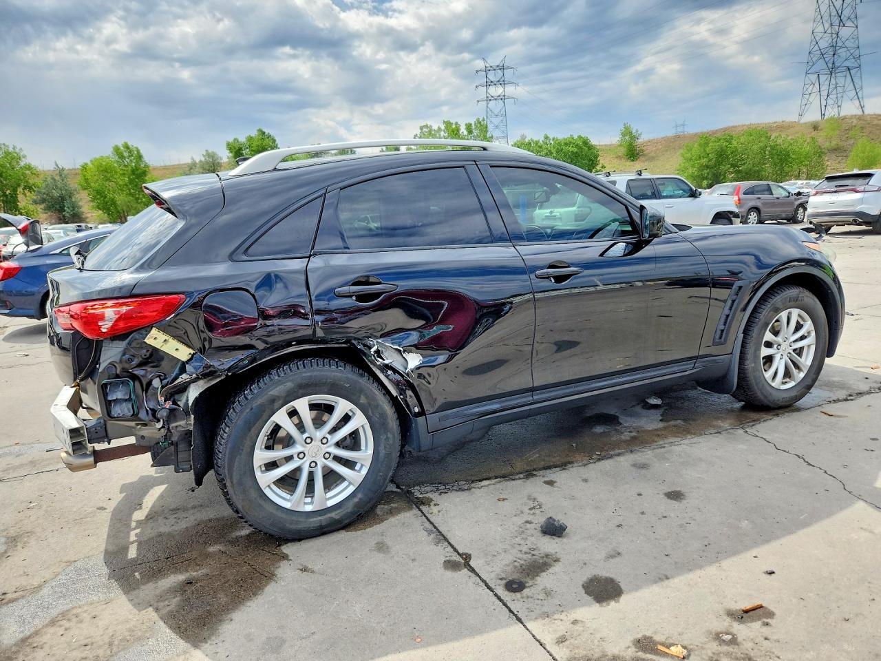 2011 INFINITI FX35