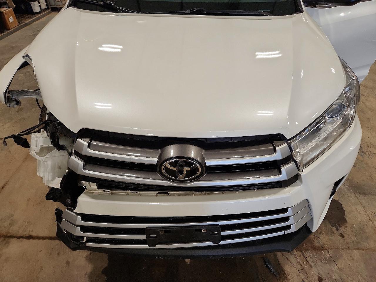 2017 TOYOTA HIGHLANDER