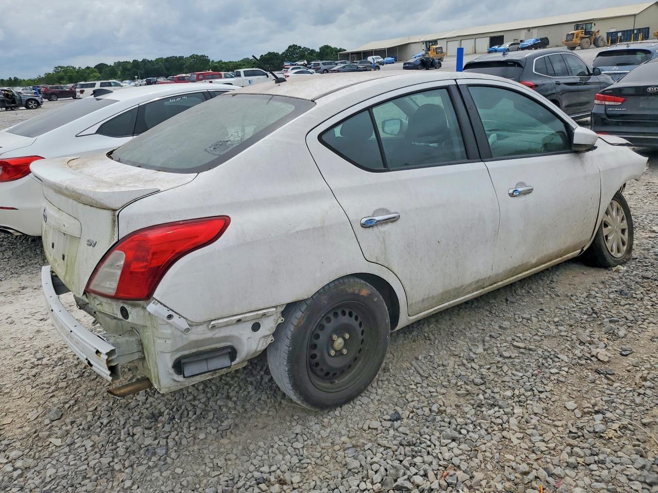 2019 NISSAN VERSA