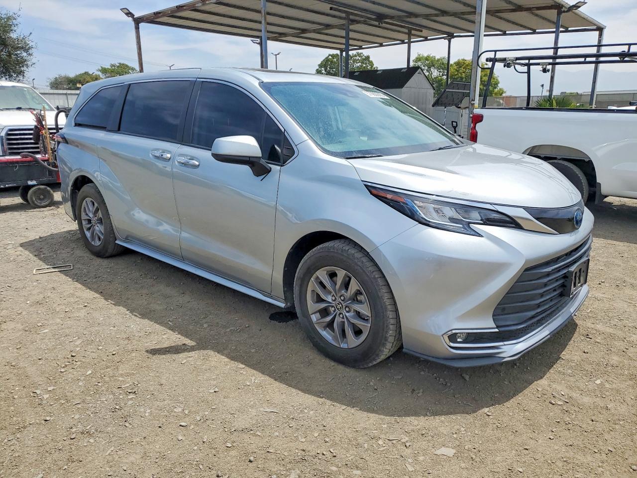 2022 TOYOTA SIENNA