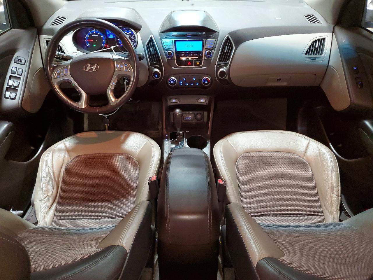 2011 HYUNDAI TUCSON