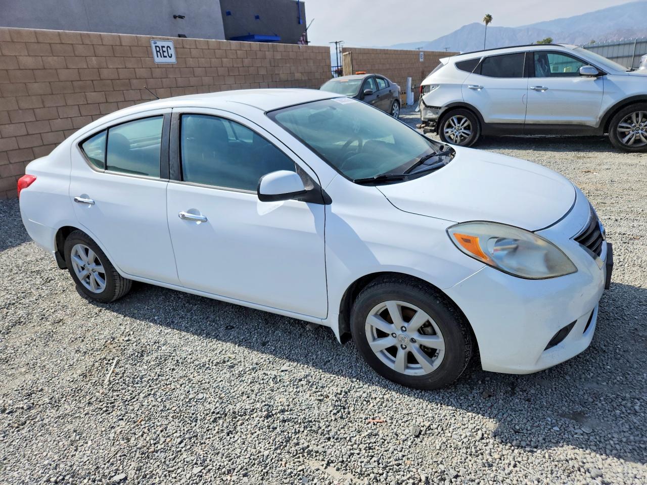 2012 NISSAN VERSA