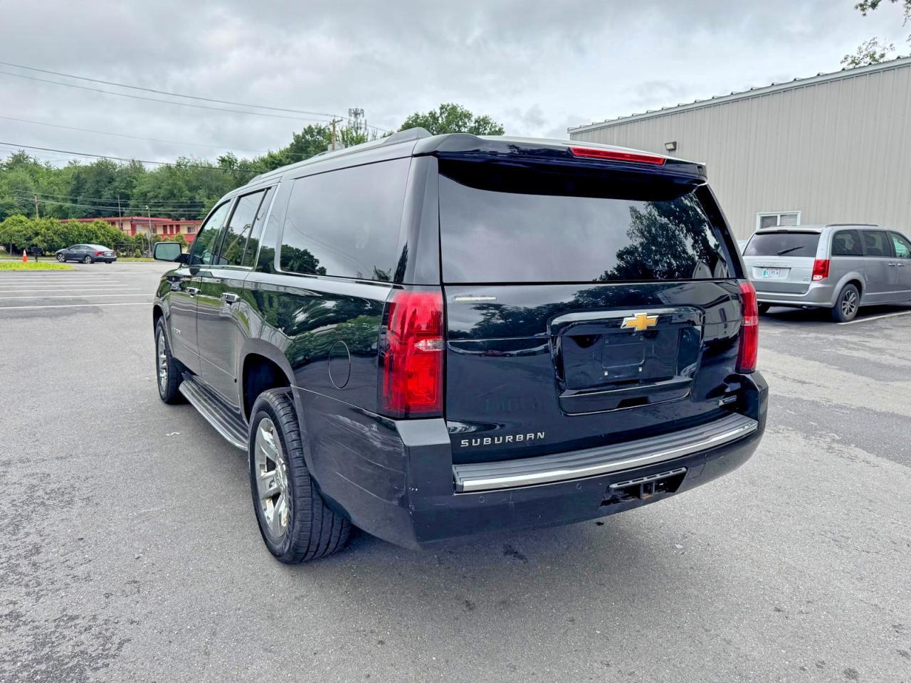 2017 CHEVROLET Suburban