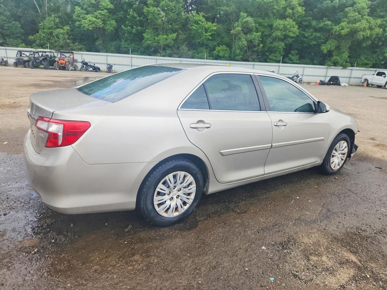 2014 TOYOTA CAMRY
