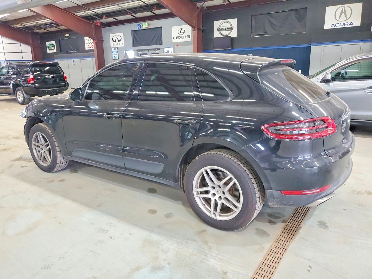 2018 PORSCHE Macan