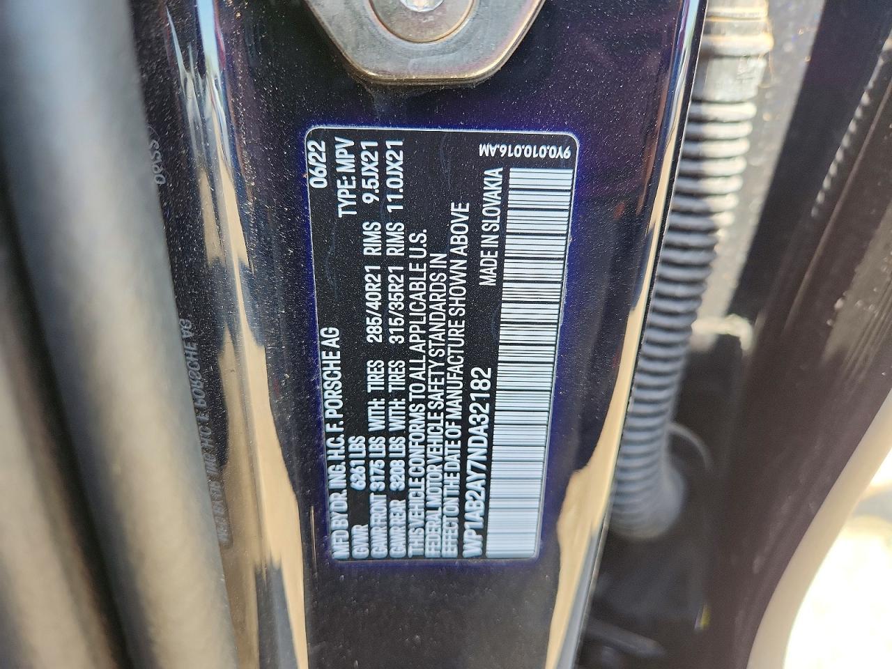 2022 PORSCHE CAYENNE
