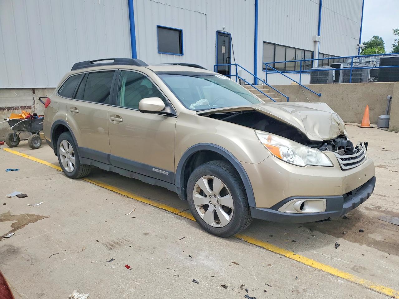 2010 SUBARU Outback