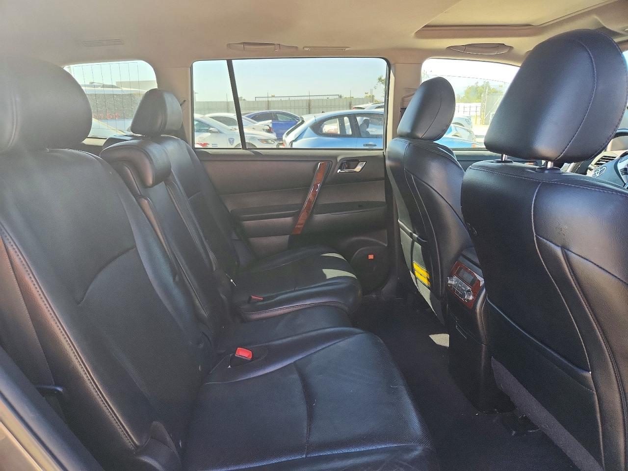 2012 TOYOTA HIGHLANDER