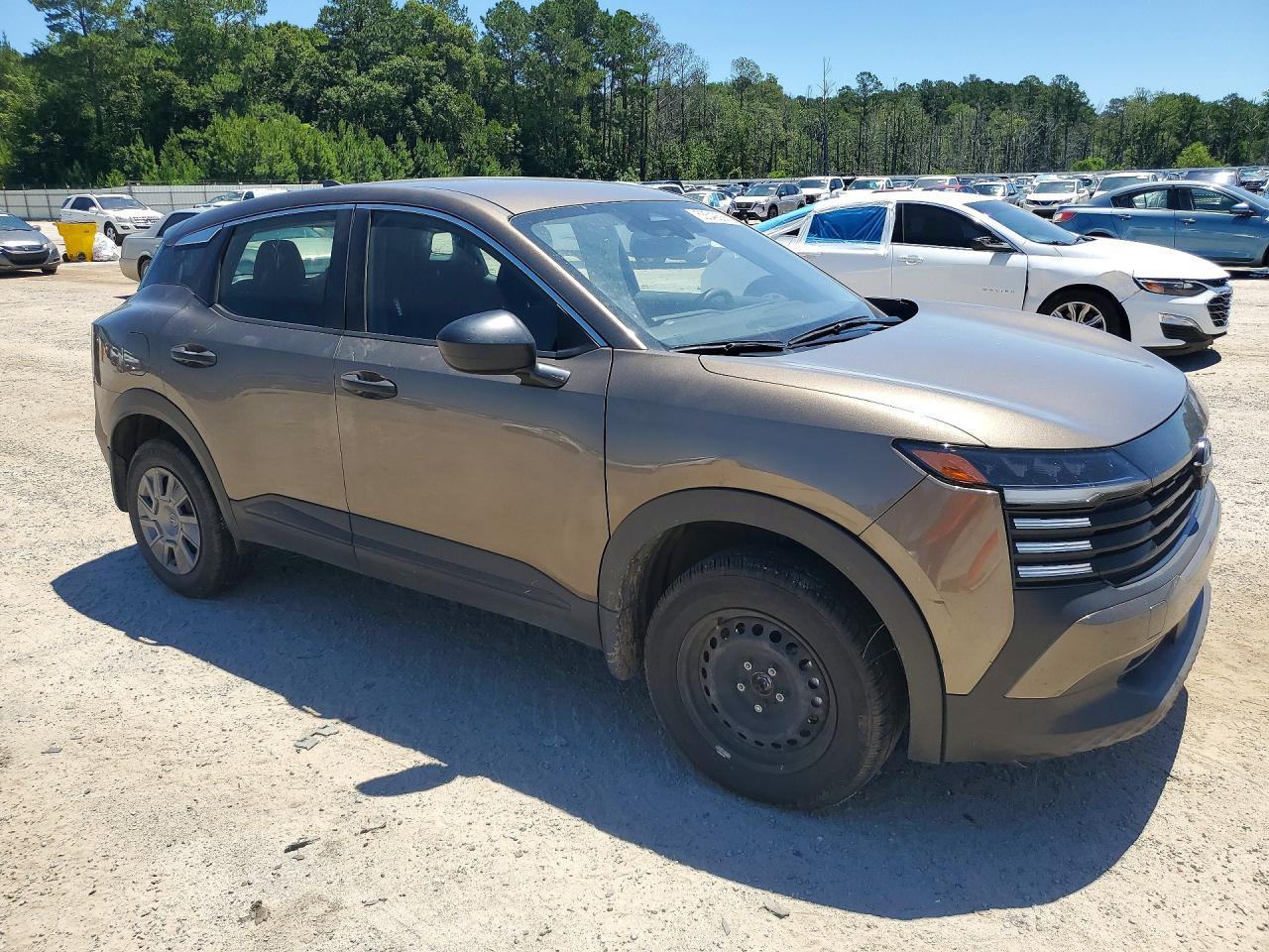 2025 NISSAN KICKS