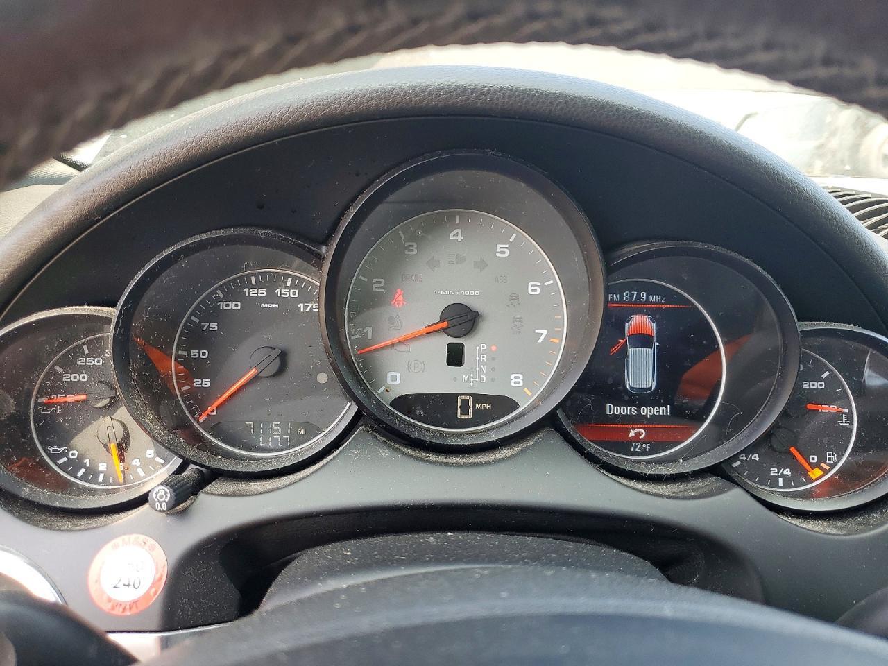 2011 PORSCHE CAYENNE