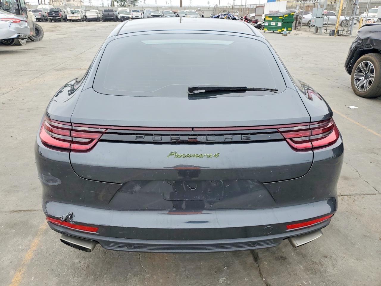 2017 PORSCHE Panamera