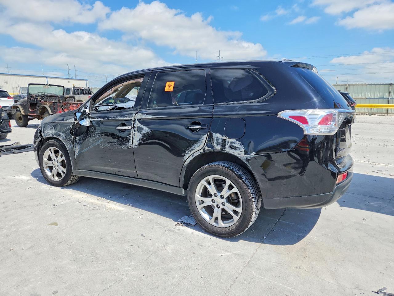 2014 MITSUBISHI outlander