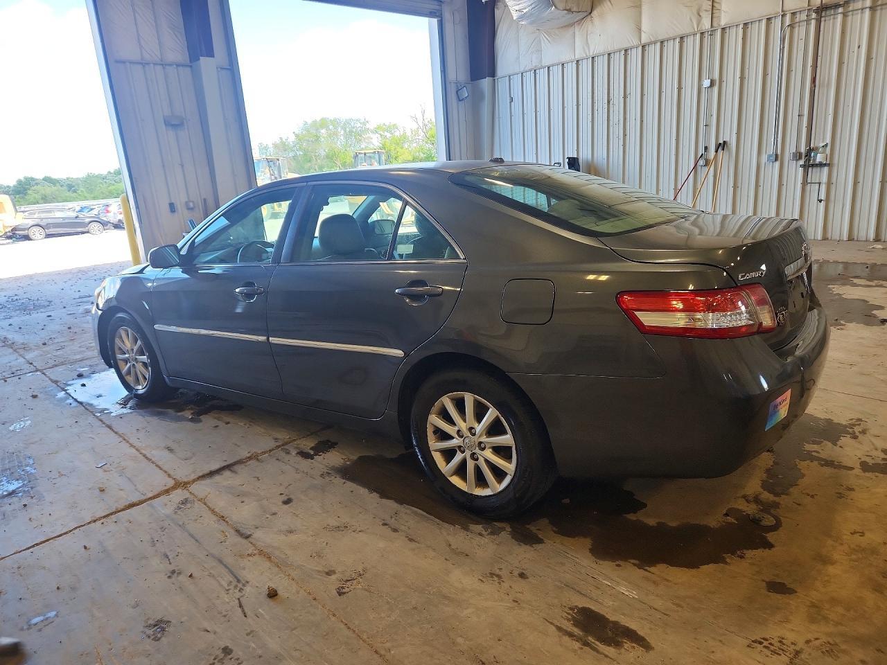 2010 TOYOTA CAMRY