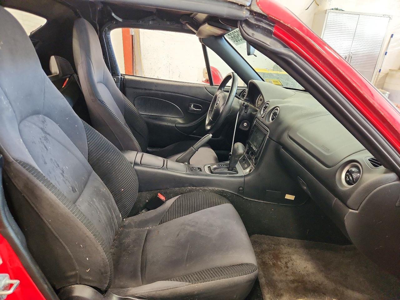 2004 MAZDA MX-5 Miata