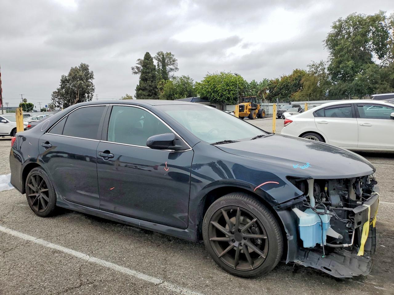 2013 TOYOTA CAMRY