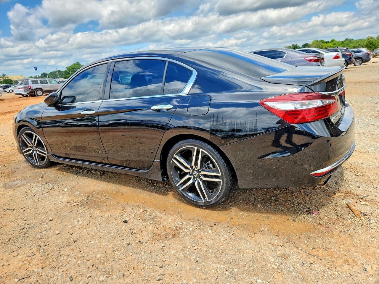 2017 HONDA ACCORD