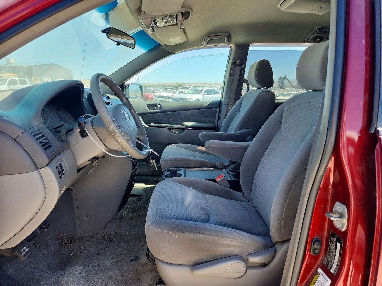 2005 TOYOTA SIENNA