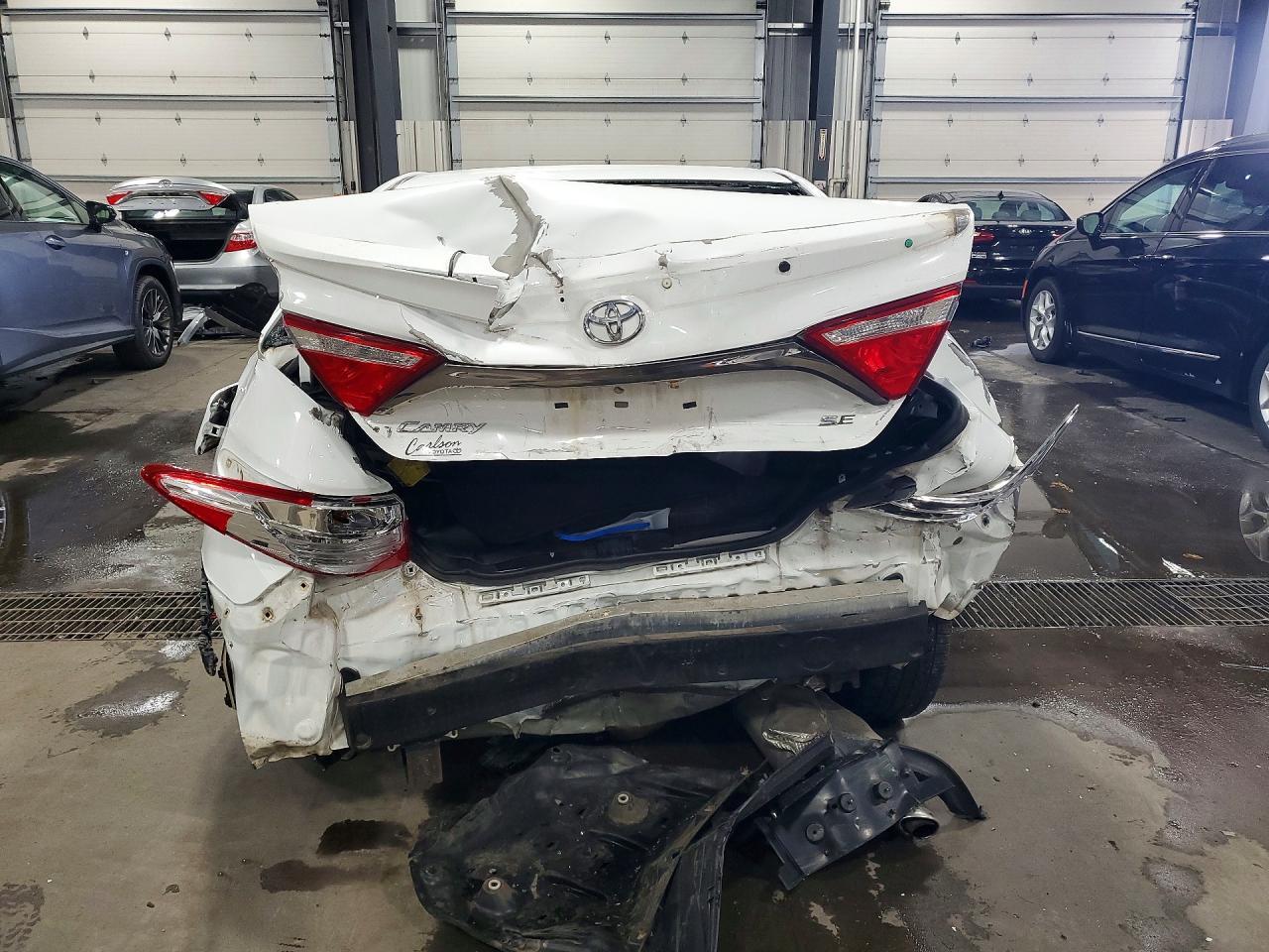 2016 TOYOTA CAMRY