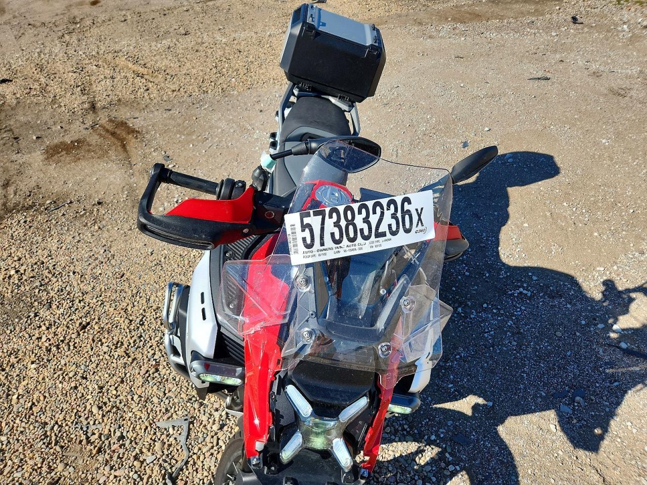 2025 BMW R