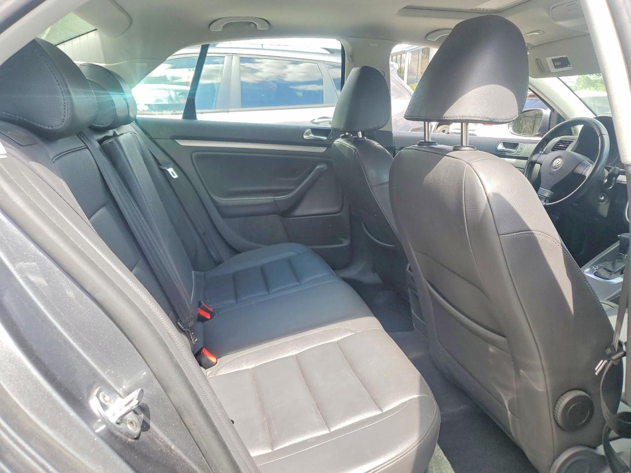 2009 VOLKSWAGEN JETTA