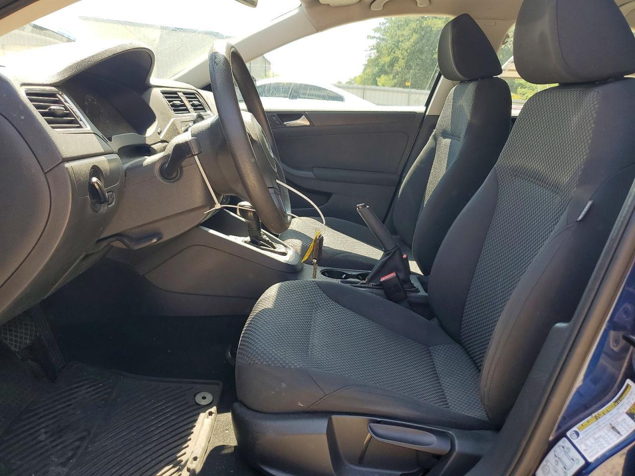 2011 VOLKSWAGEN JETTA