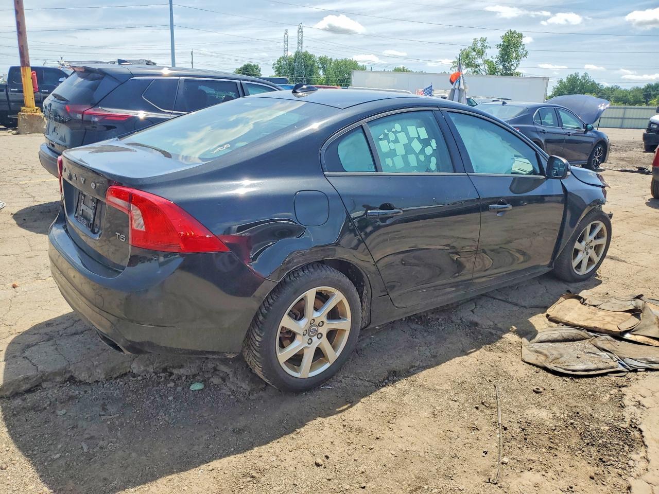 2015 VOLVO S60