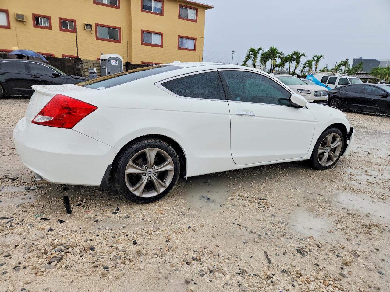 2011 HONDA ACCORD