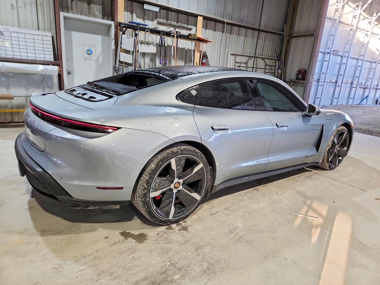 2021 PORSCHE Taycan