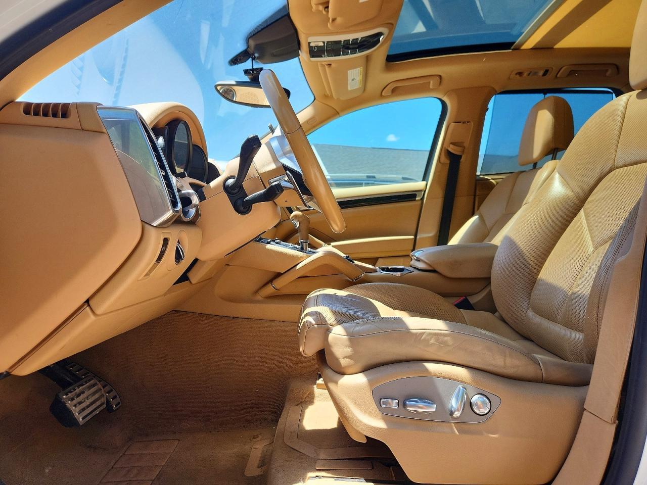 2016 PORSCHE CAYENNE