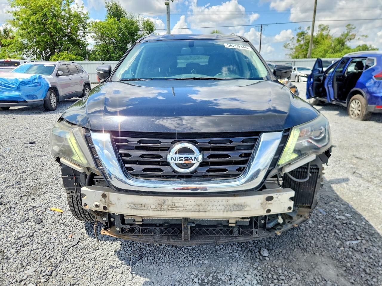 2017 NISSAN PATHFINDER