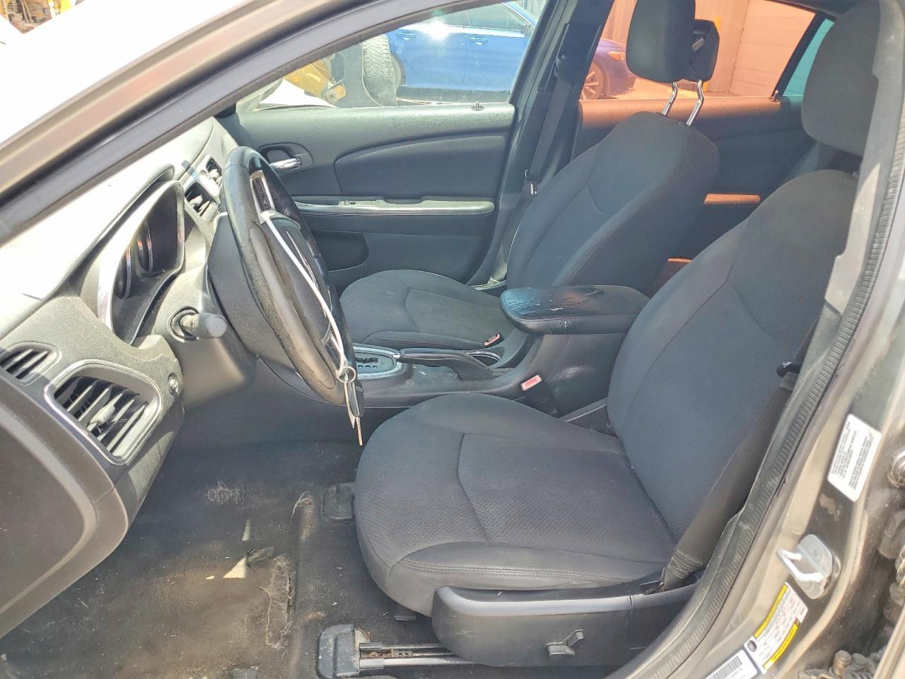 2013 CHRYSLER 200