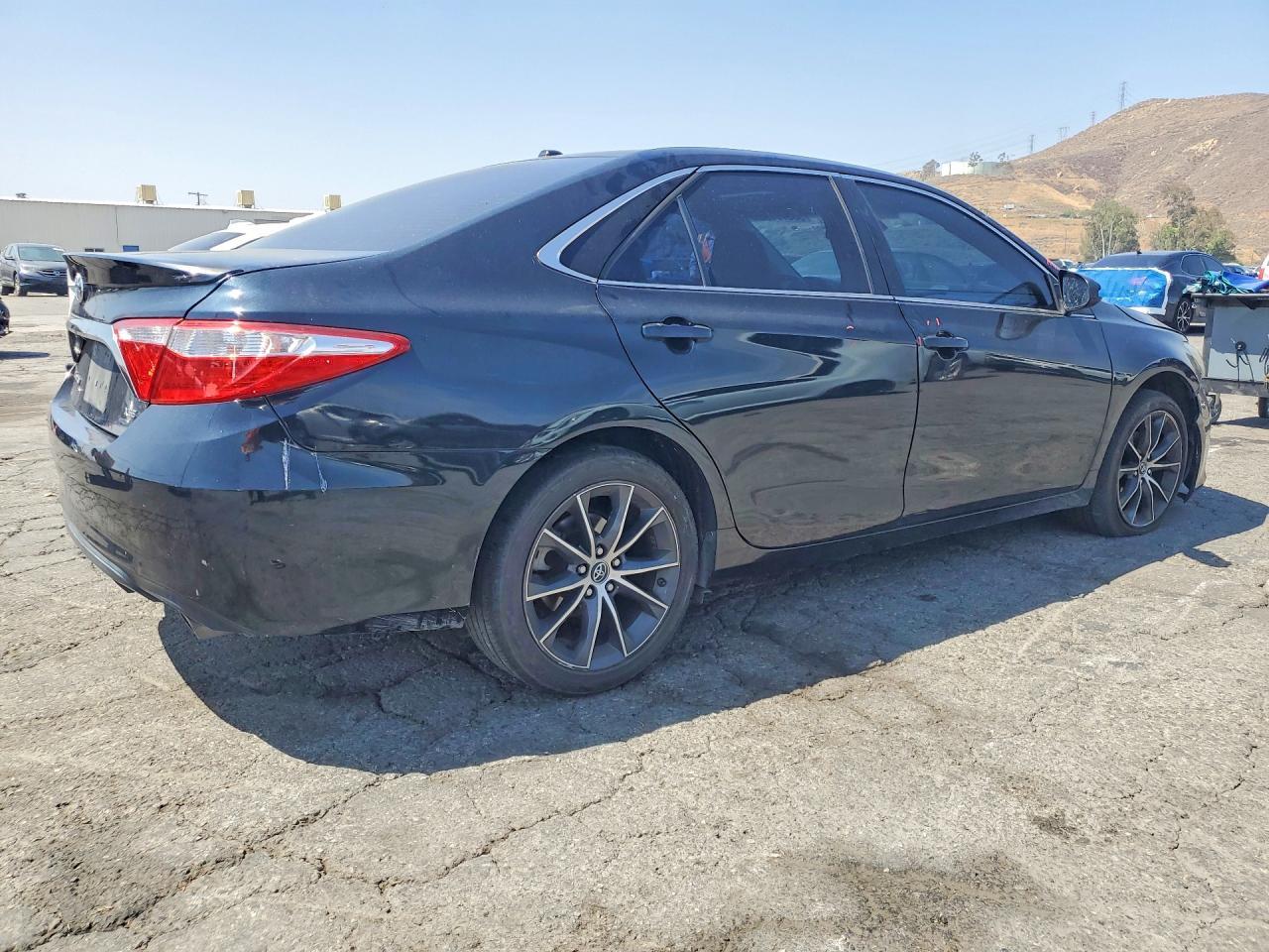 2015 TOYOTA CAMRY
