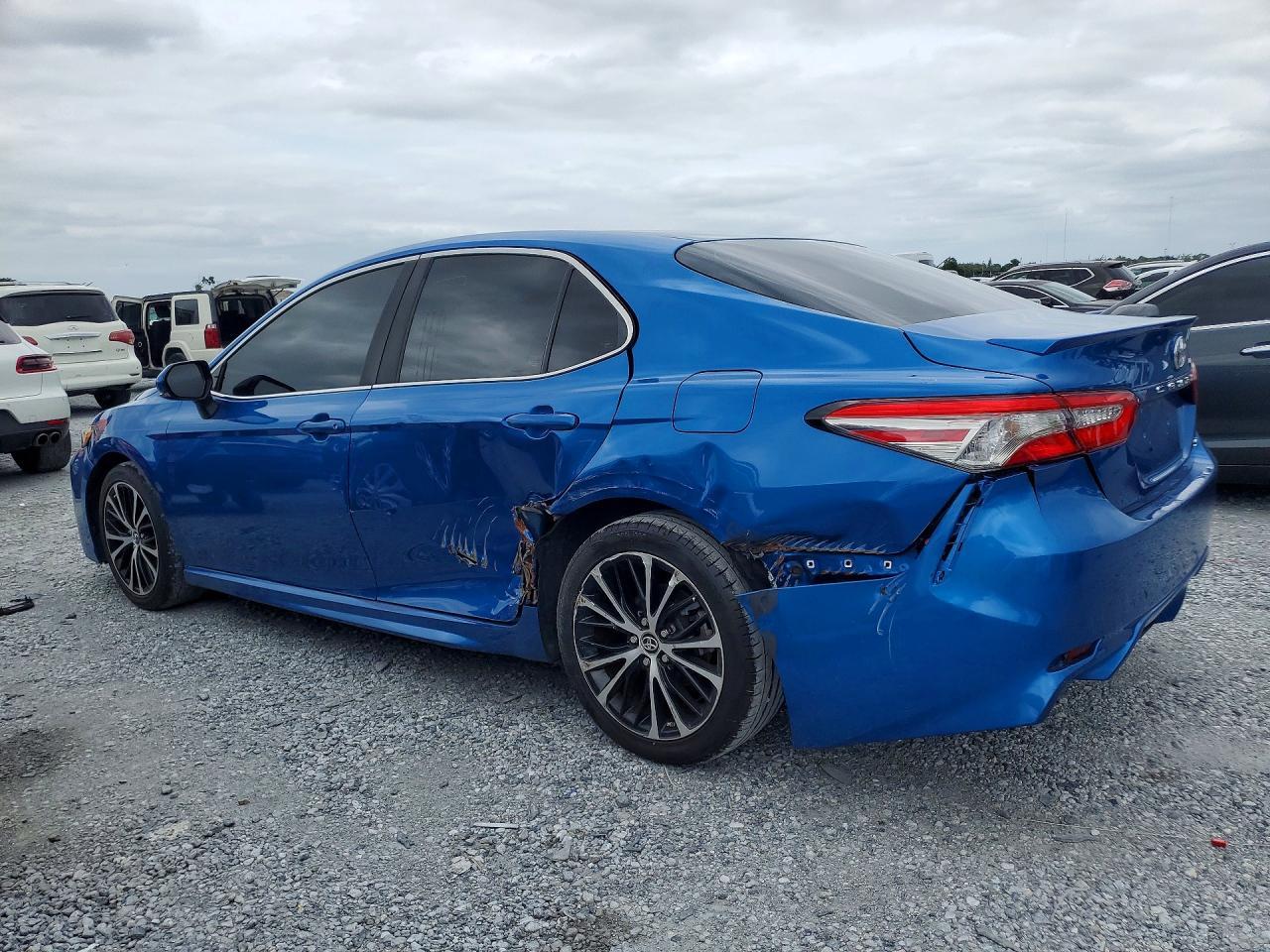 2018 TOYOTA CAMRY