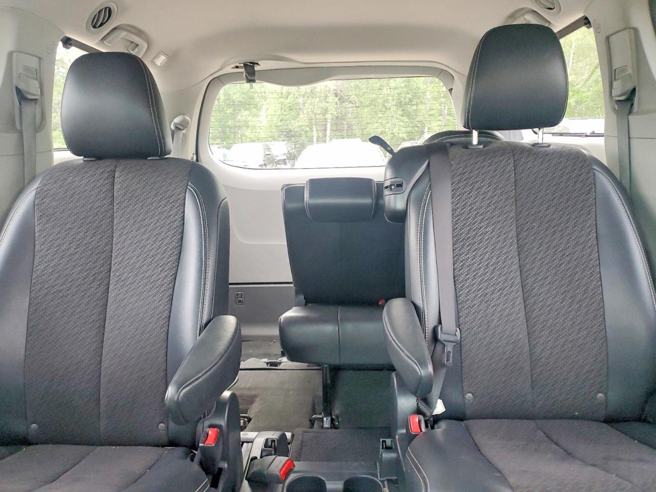 2014 TOYOTA SIENNA