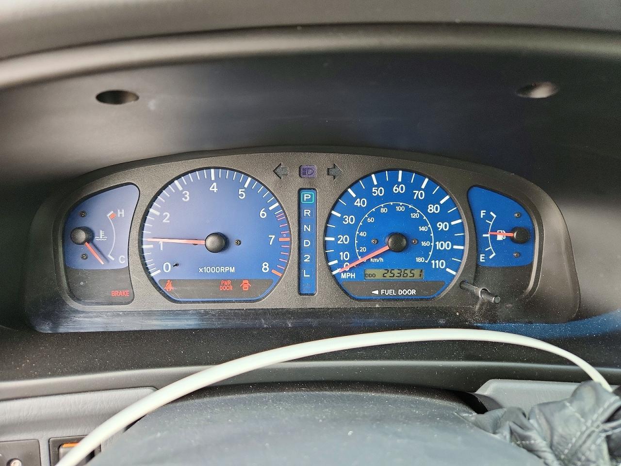 2003 TOYOTA SIENNA