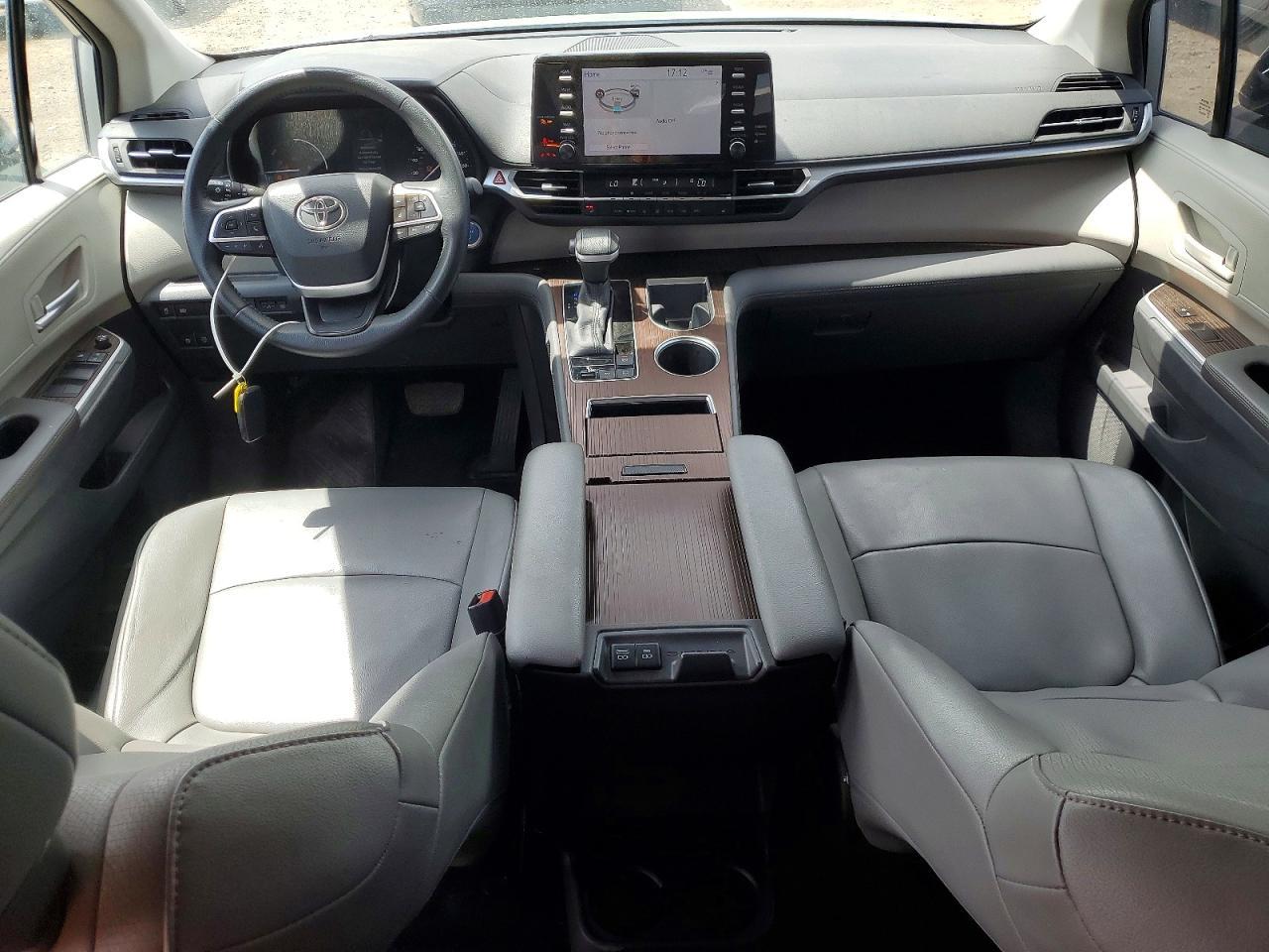 2022 TOYOTA SIENNA