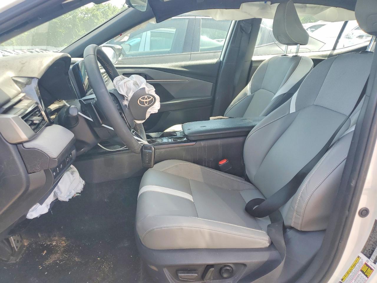 2025 TOYOTA CAMRY
