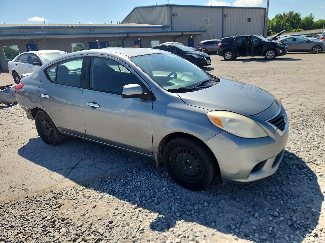 2014 NISSAN VERSA