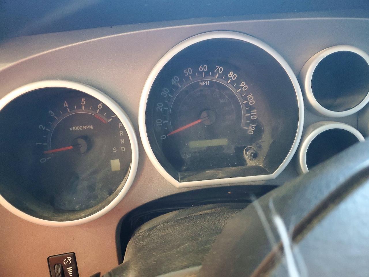 2011 TOYOTA TUNDRA