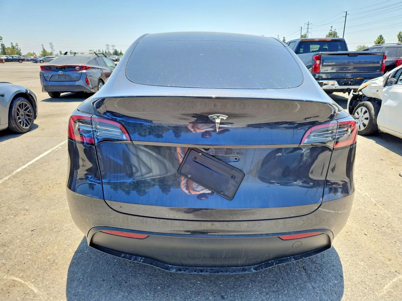 2025 TESLA MODEL Y