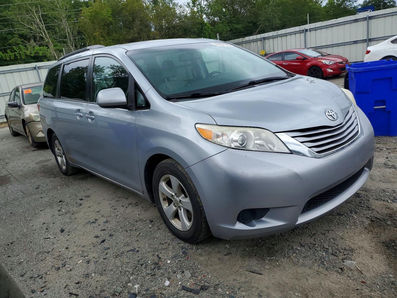 2015 TOYOTA SIENNA