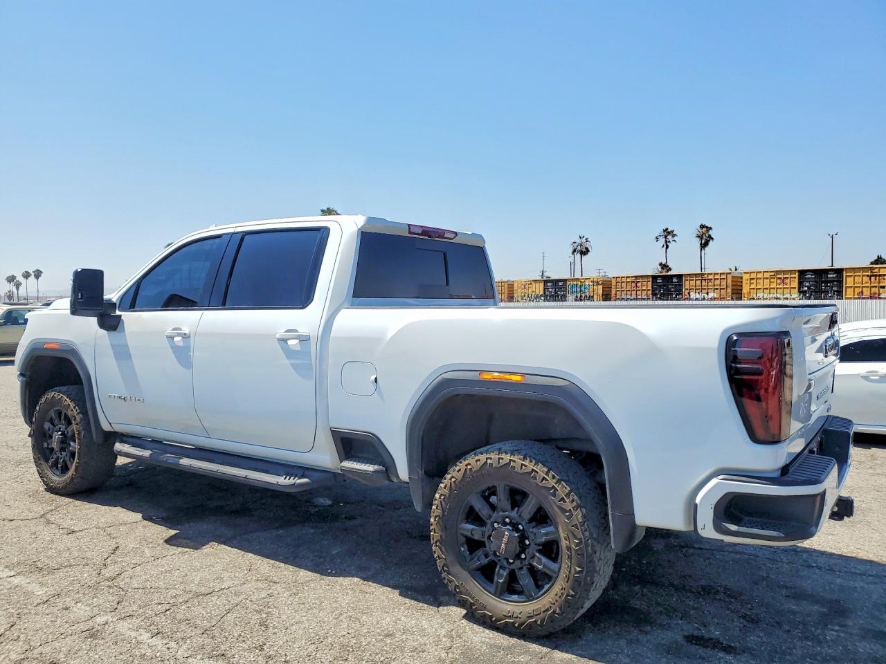 2024 GMC Sierra