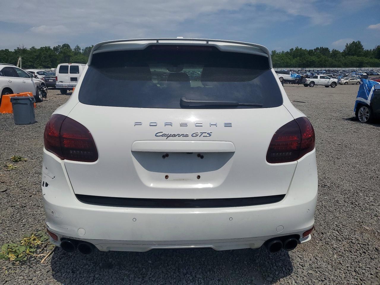 2014 PORSCHE CAYENNE
