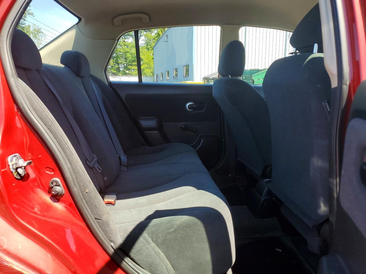 2011 NISSAN VERSA